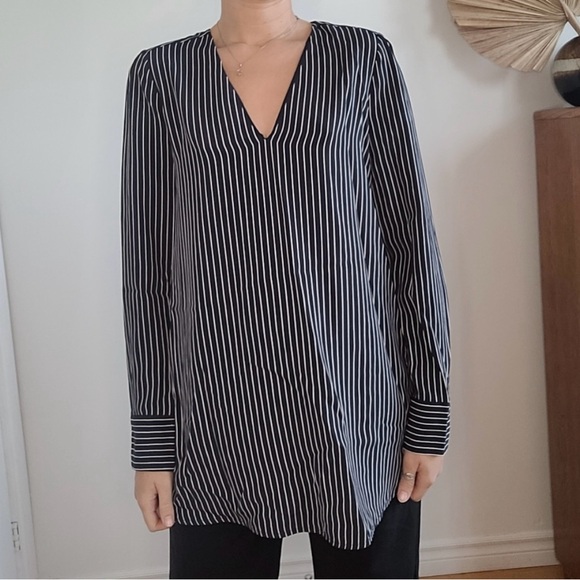 Massimo Dutti black and white stripe flowy blouse , size 6 - Picture 2 of 7